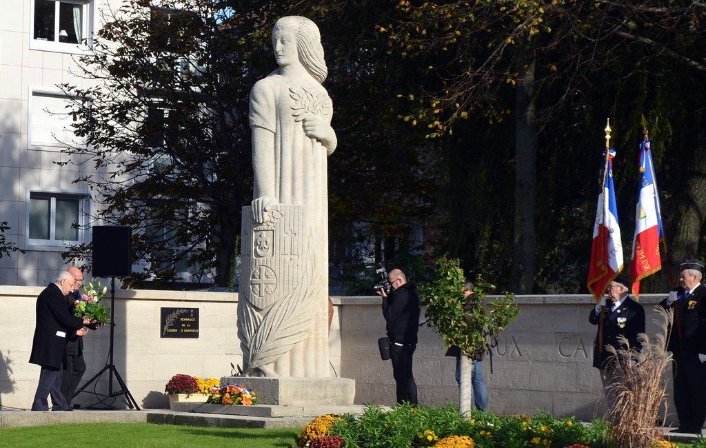 CALAIS Cérémonie Armistice Statue