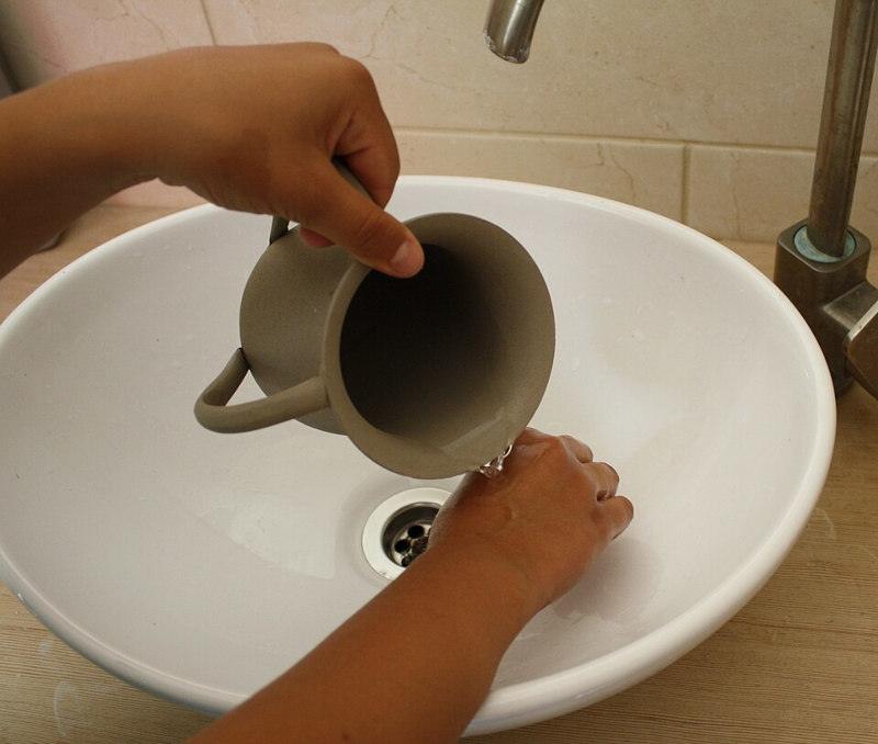 « Lavage rituel dans le judaïsme ». Photo de razia. Domaine public (licence CC0), via Wikimedia Commons.